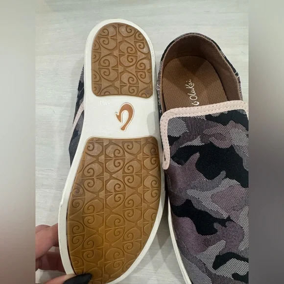 OluKai Women's Pehuea Pai Shoes - Picture 8 of 8